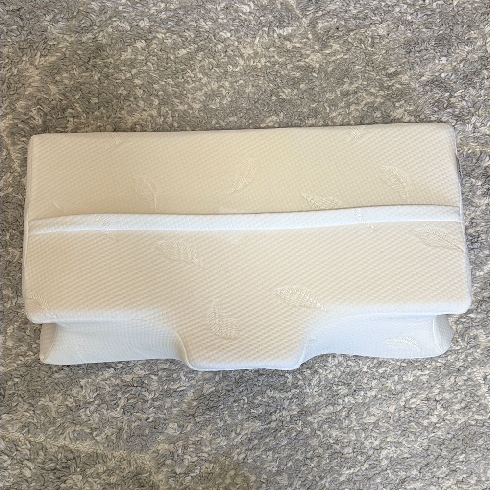 Contoured Cream Pillow for Enhanced Sleep - Picture 3 of 4